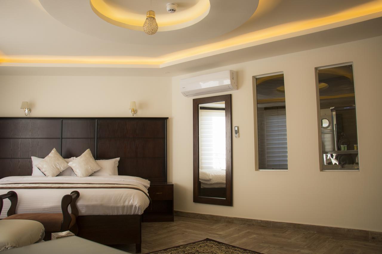 London Bridge Hotel Амман Экстерьер фото