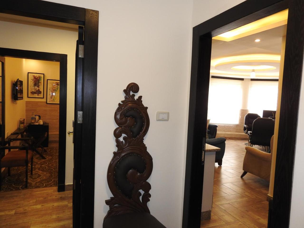 London Bridge Hotel Амман Экстерьер фото