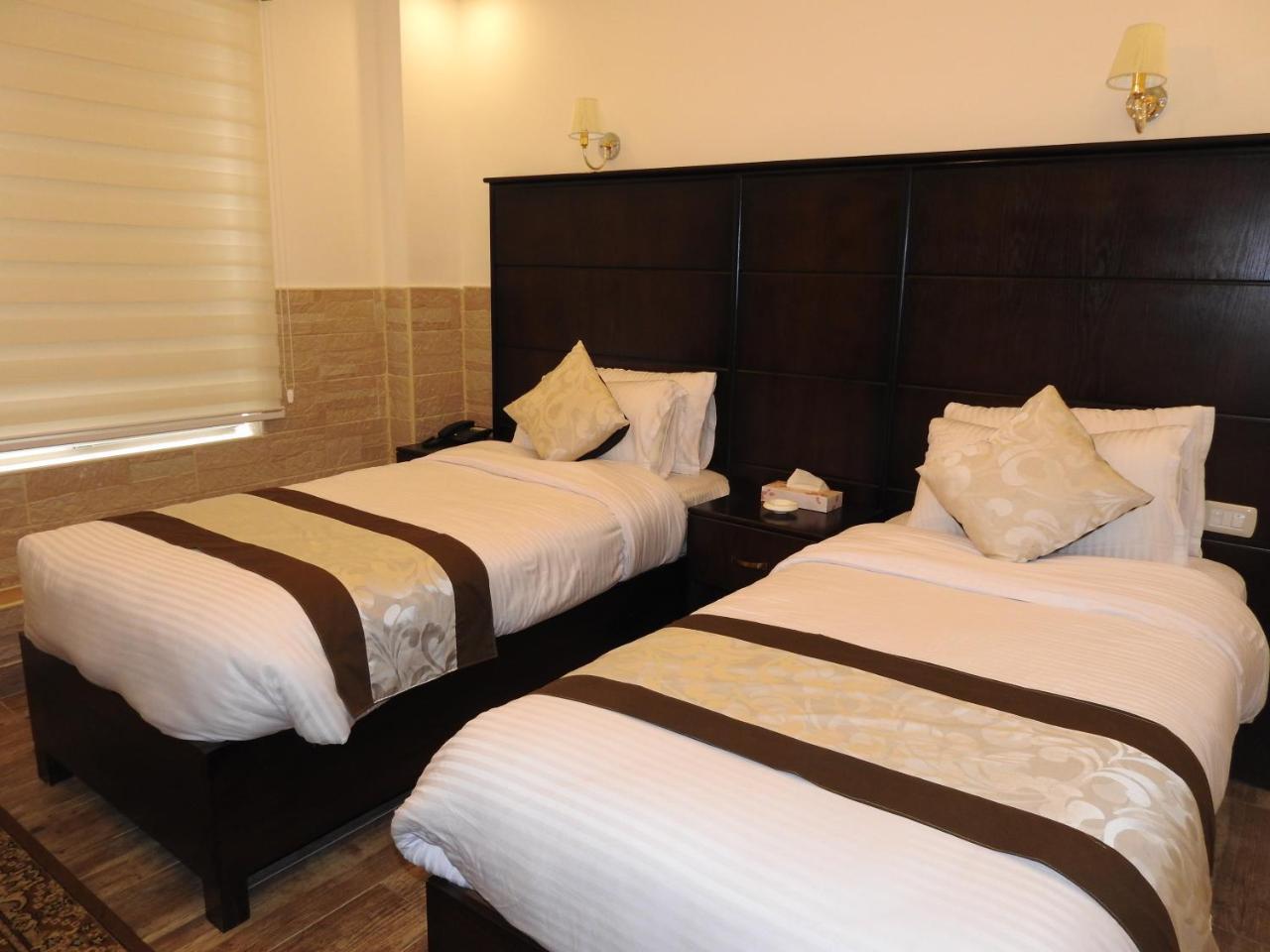 London Bridge Hotel Амман Экстерьер фото