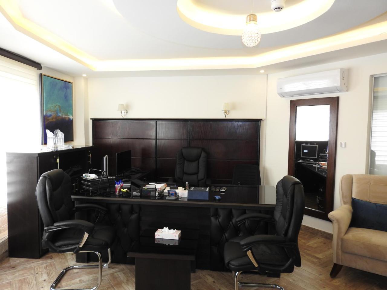 London Bridge Hotel Амман Экстерьер фото