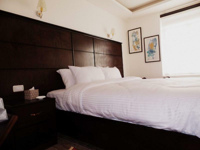London Bridge Hotel Амман Экстерьер фото